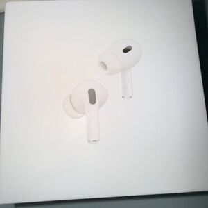 Apple AirPods Pro 2nd Generation MagSafe Wireless Charging Case - White